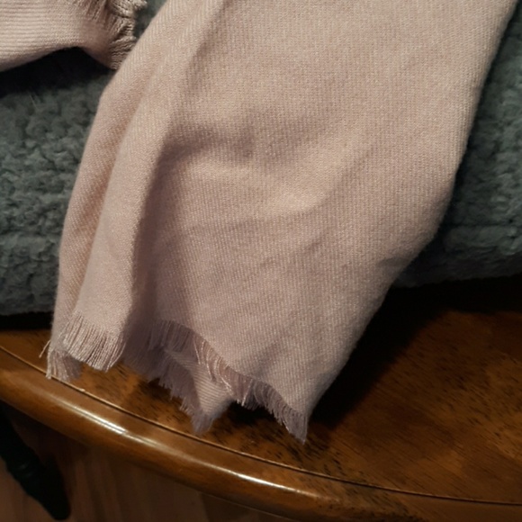 Scarf.🎫 - Picture 2 of 4